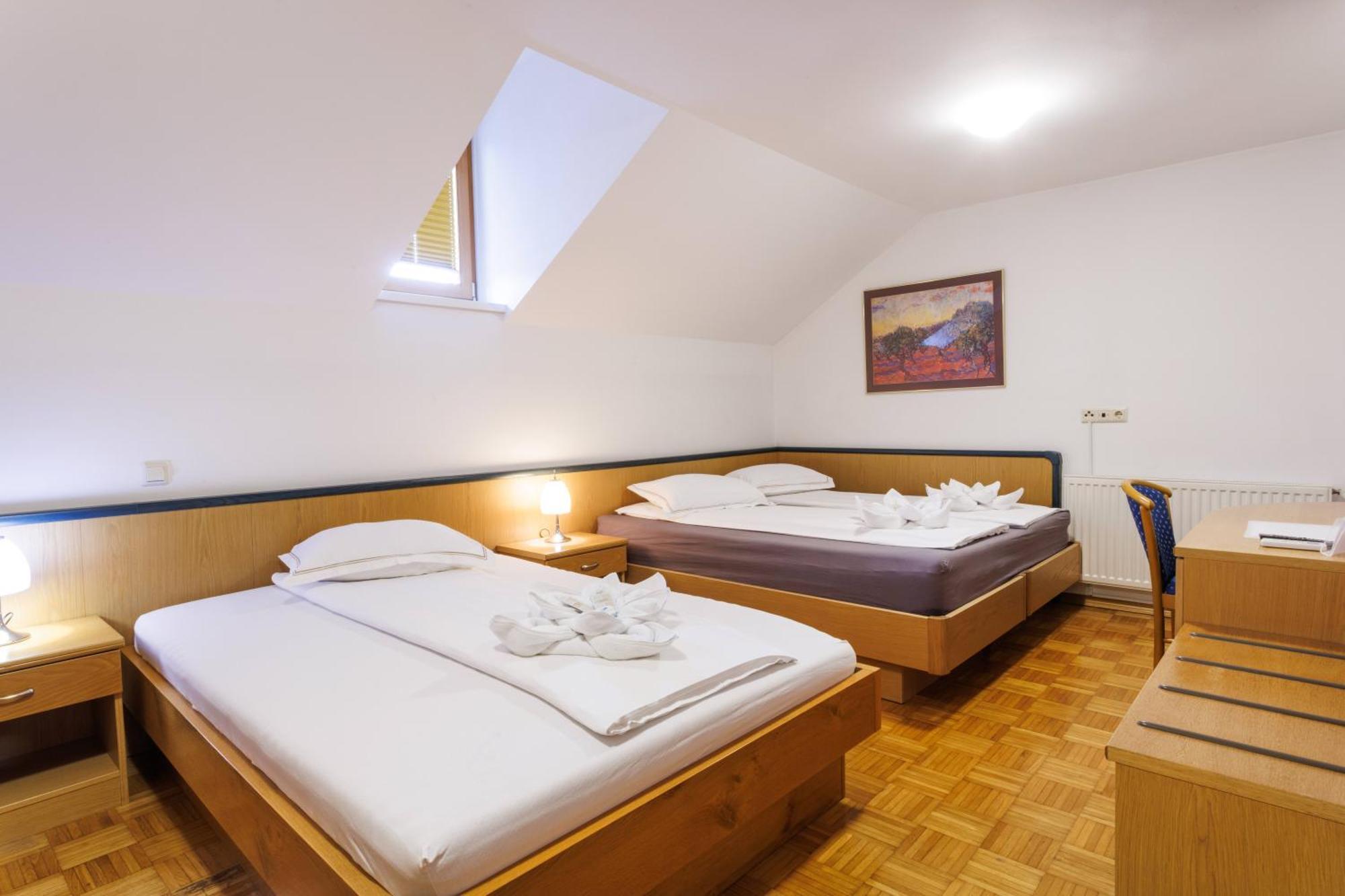 Hotel Vegov Hram Dol pri Ljubljani Zimmer foto
